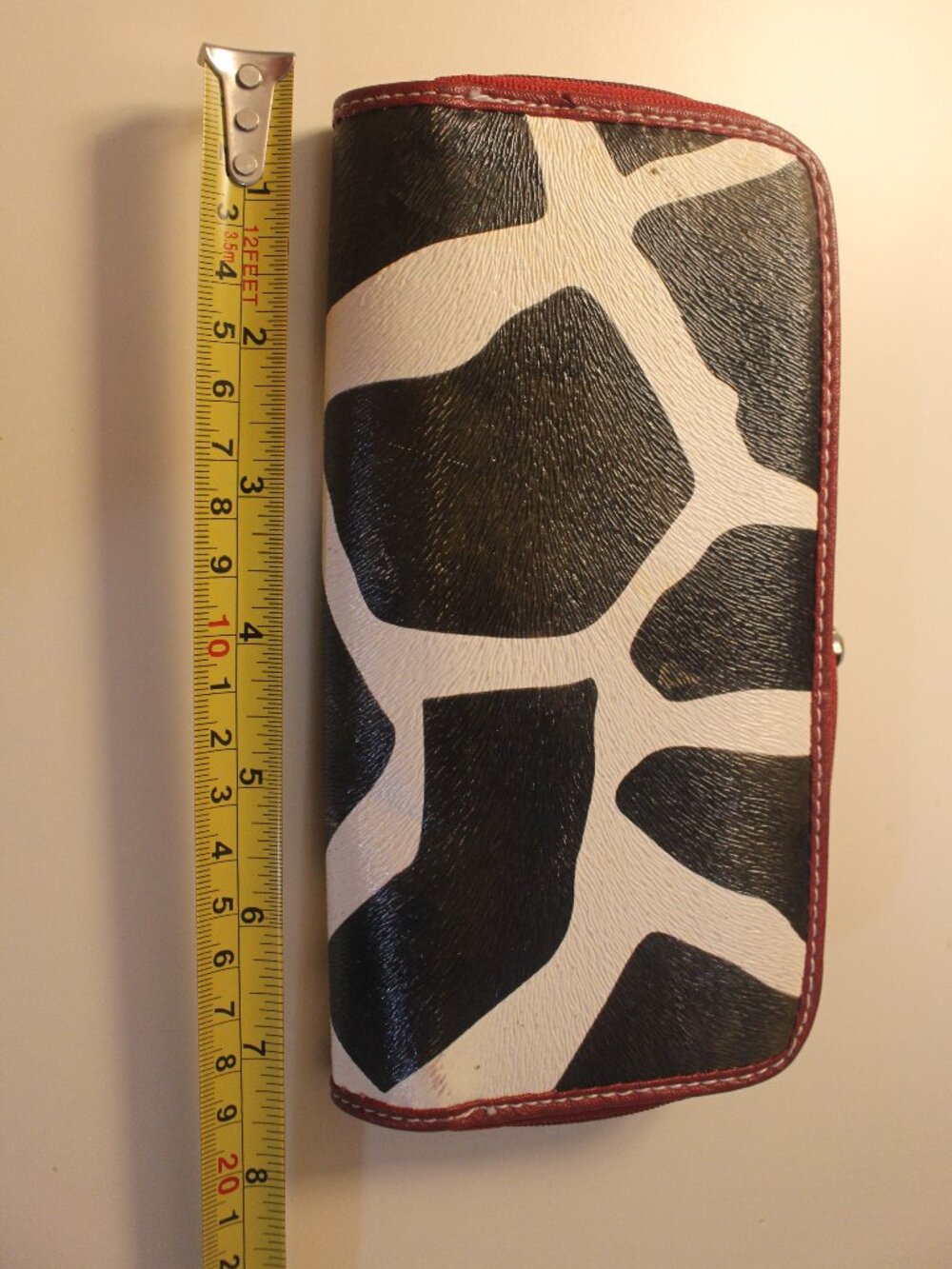 Black & Cream Giraffe-Print Organizer Wallet with Red Interior